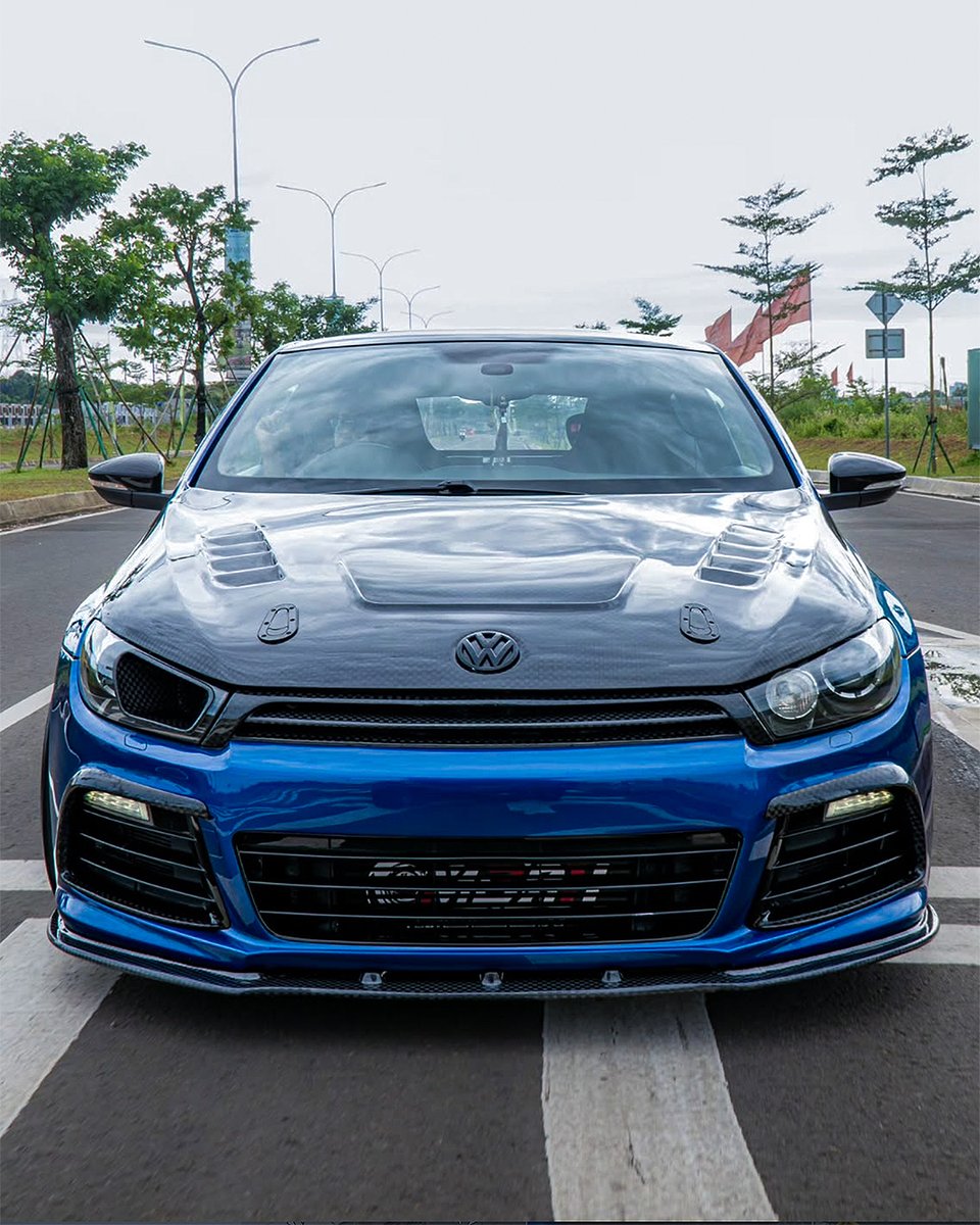 recaroauto's tweet photo. 🦈🔵 Blue Shark: The purist RECARO RCS seats from our Japanese colleagues are a perfect fit for the turbocharged Scirocco R! Greetings to our fans in #Indonesia! 🇮🇩 #RECARO #RECAROAutomotive #WorldofRECARO #MyRECAROAuto #RECARORCS #UpgradeYourRide #volkswagen #scirocco https://t.co/p3Q7Sk4Px5