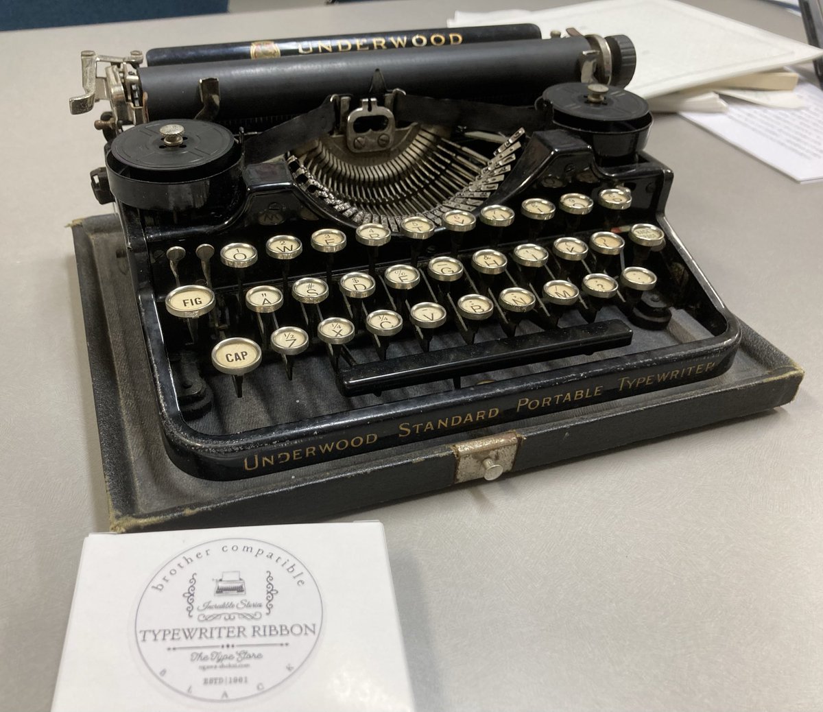アンティーク　タイプライター　UNDERWOOD PORTABLE Underwood製 フロントストライク式タイプライター | ブリキのおもちゃ