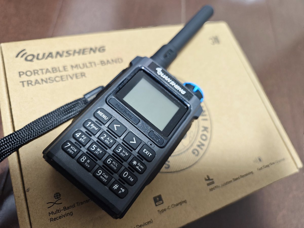Quansheng UV-K1 到着！ UV-K5の後継と言われるやつ 広帯域受信機