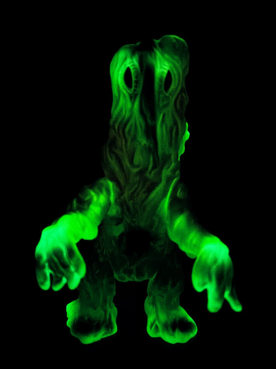 M1号さんのハロウィンカラーのヘドラ。 明るいところでは薄く偏光が