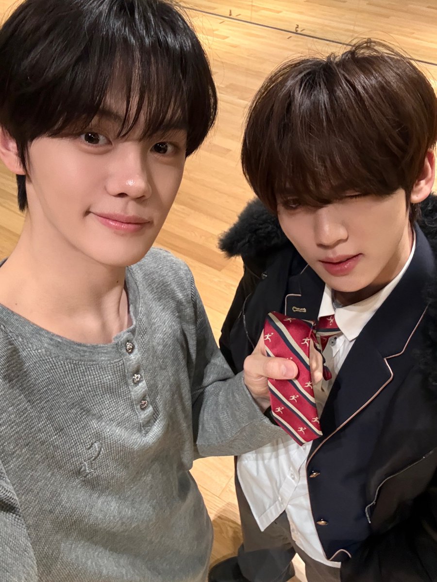 gyugyu_ZB1_'s tweet image. THATS HIS SON YALL