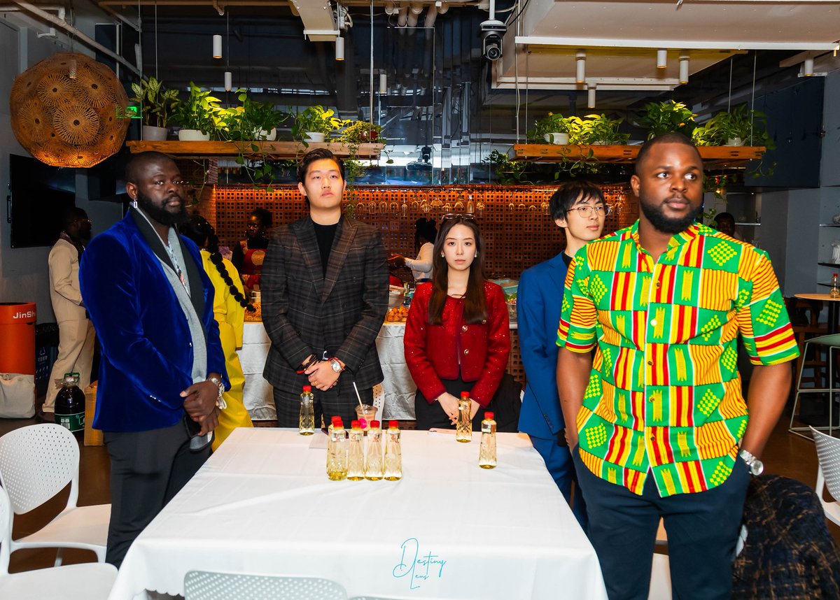 LasuoChinese's tweet photo. The LASUO team represented at last Saturday’s New Year Celebration hosted by the National Union of Ghanaian students, Beijing Chapter .
LASUO pledged to provide free subscriptions for our app to over a 100 Ghanaian students living in China . 🇨🇳 🇬🇭
#LasuoChinese #Lasuo #China https://t.co/gvXBg36tGC