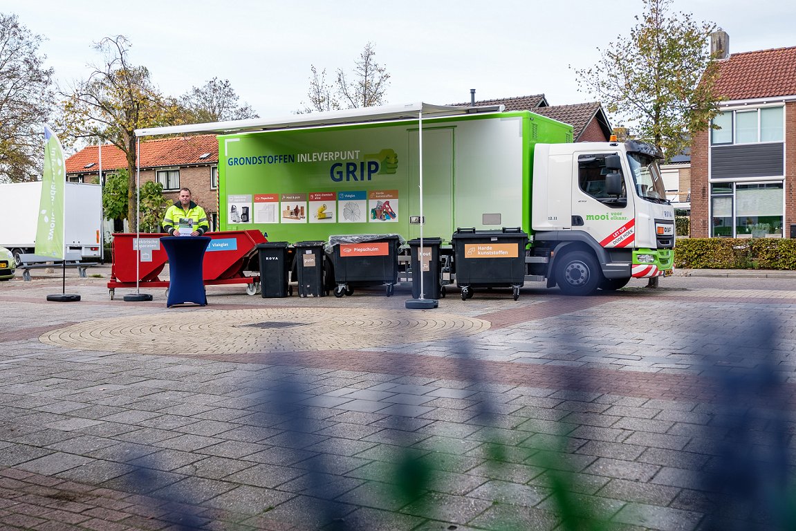 ROVA's tweet image. Voor inwoners van gemeente Oost Gelre komt de GRIP-wagen in januari naar de kerkdorpen. Lees verder voor meer informatie over datum, tijd en halteplaatsen: obi41.nl/2p8hjud7