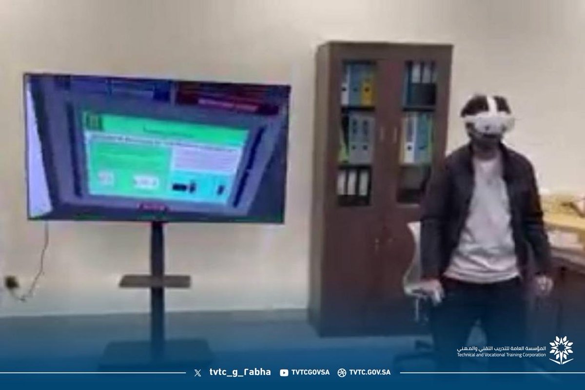 tvtc_g_2abha's tweet photo. #تغطية

مناقشة مشاريع التخرج لمتدربي برنامج الدبلوم.

قسم التقنية الإلكترونية
للفصل الأول للعام التدريبي ١٤٤٧ هـ. 

#التدريب_التقني https://t.co/dlMxrhT1M9
