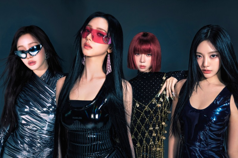 kchartsmaster's tweet photo. 2025 MelOn Year-End Chart - Girlgroups:

1. #aespa, 'Whiplash'
2. #HUNTRX, 'Golden'
3. #IVE, 'REBEL HEART'
4. #aespa, 'Supernova'
5. #BLACKPINK, 'JUMP'
6. #BABYMONSTER, 'DRIP'
7. #IVE, 'ATTITUDE'
8. #aespa, 'UP (KARINA Solo)'
9. #ILLIT, 'Magnetic'
10. #NewJeans, 'How Sweet' https://t.co/A9rOfd8AOL