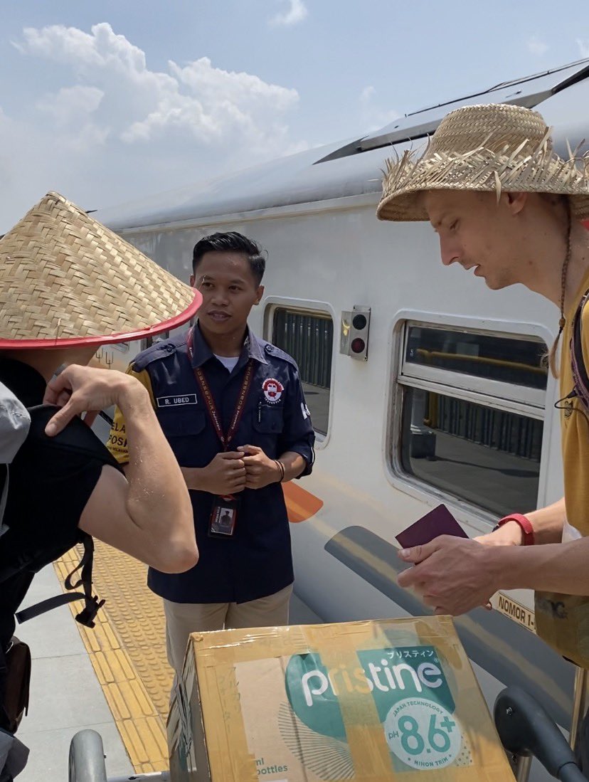 Edan Sepur Bandung tweet media