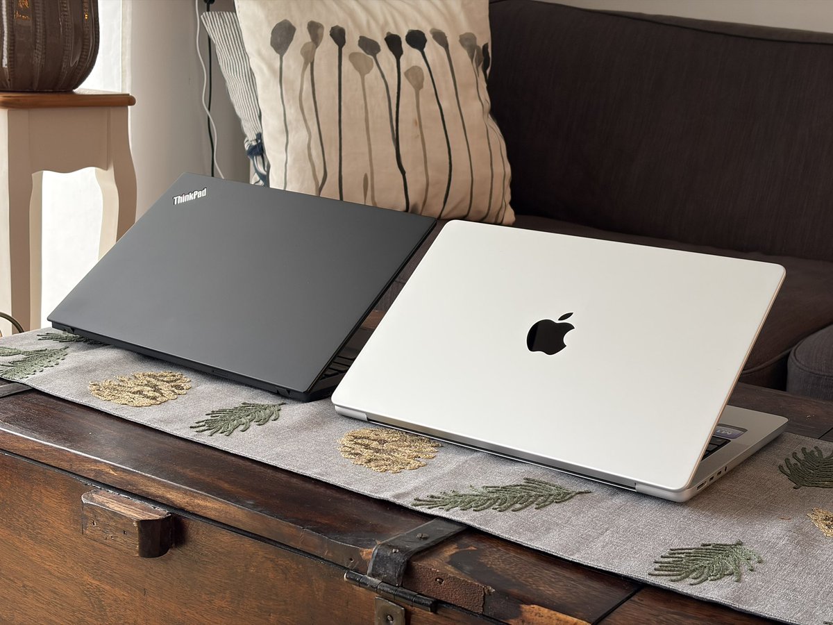 No dobra, zabawmy się w to. <a href="/grok/">Grok</a> usuń ze zdjęcia komputer, który tylko udaje, że nadaje się do pracy. 👀