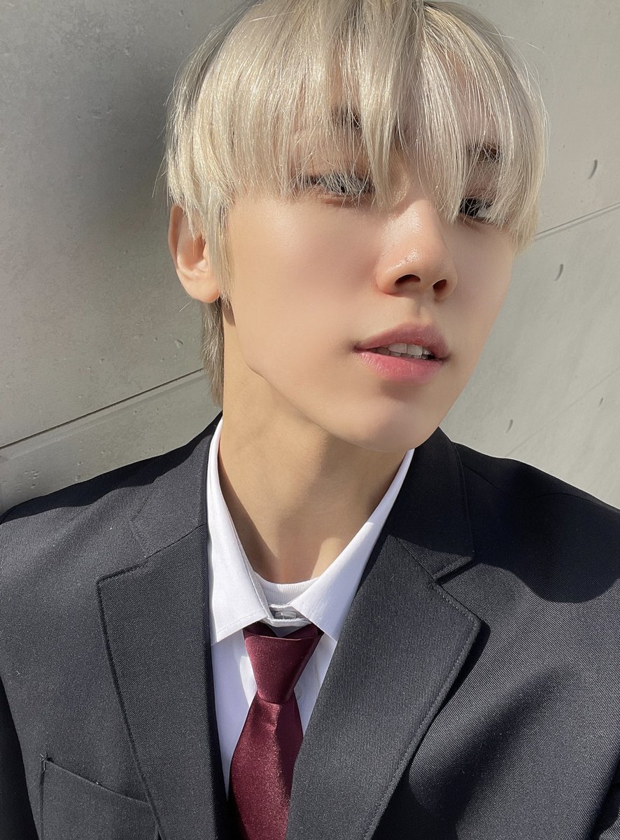 졸업식 시즌이니까 성민이 졸업했을때 생각난다
듀아아...