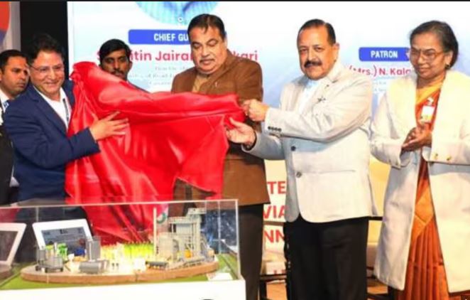 constructioncm1's tweet image. CSIR transfers its indigenous bio-bitumen technology to industry, enabling greener road construction by converting agri-residue into a sustainable alternative to conventional bitumen.

🔗constructionmirror.com/csir-hands-ove…

#BioBitumen #GreenInfrastructure #SustainableRoads #NetZeroIndia #CM