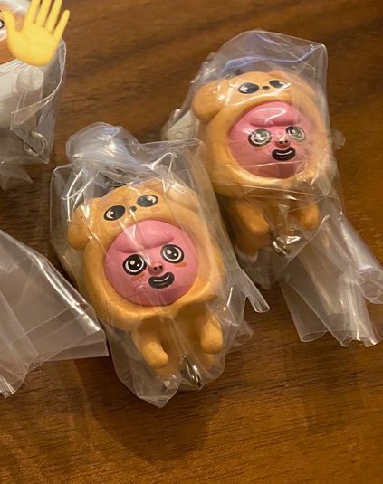 ひとみん 頑張って陽キャのふりしても隠しきれない陰キャ感。心の中でノってます