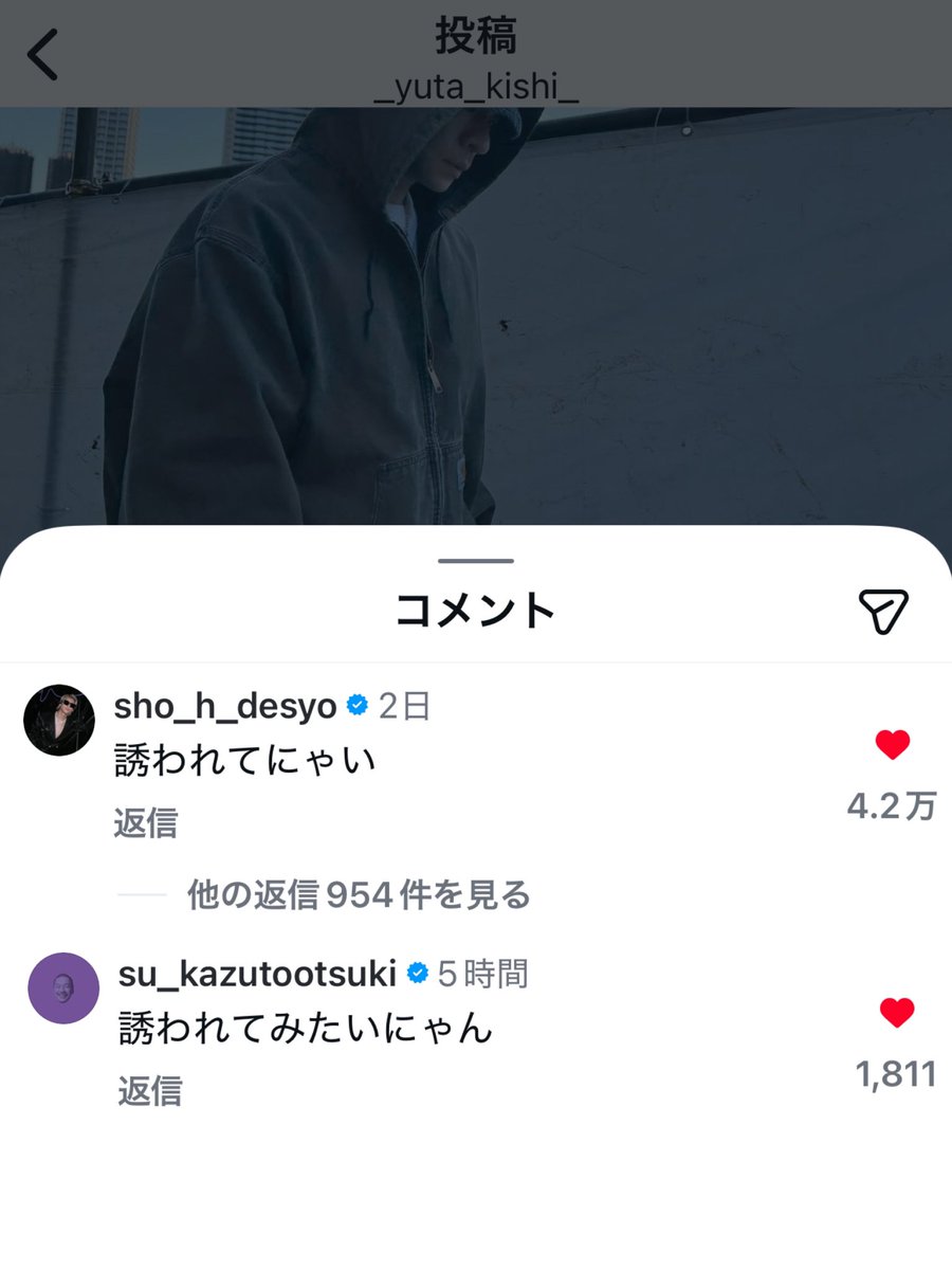 operapple tweet media