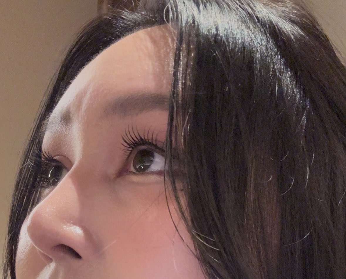 hbker07's tweet image. คือฮือๆๆๆๆๆๆๆๆมาก อยากจะร้องไห้ออกมา เจอแล้วขนตาปลอมมีกาวในตัวที่ใช่ แบบสวยยยยมากกกกกกกก ติดแล้วเด้ง ติดแล้วงอน ติดแล้วจับช่อเหมือนกุตั้งใจมาก คือแบบติดง่ายมาก ติดทนด้วย วันนี้นั่งวินไปเซนลาด ต่อรฟฟไปสยาม แล้ววินจากสยามไปไอค่อนสยาม ขนตาอยู่ครบทุกช่อ จบ ชั้นรักมันแล้ว ไอเลิ้บมากๆ