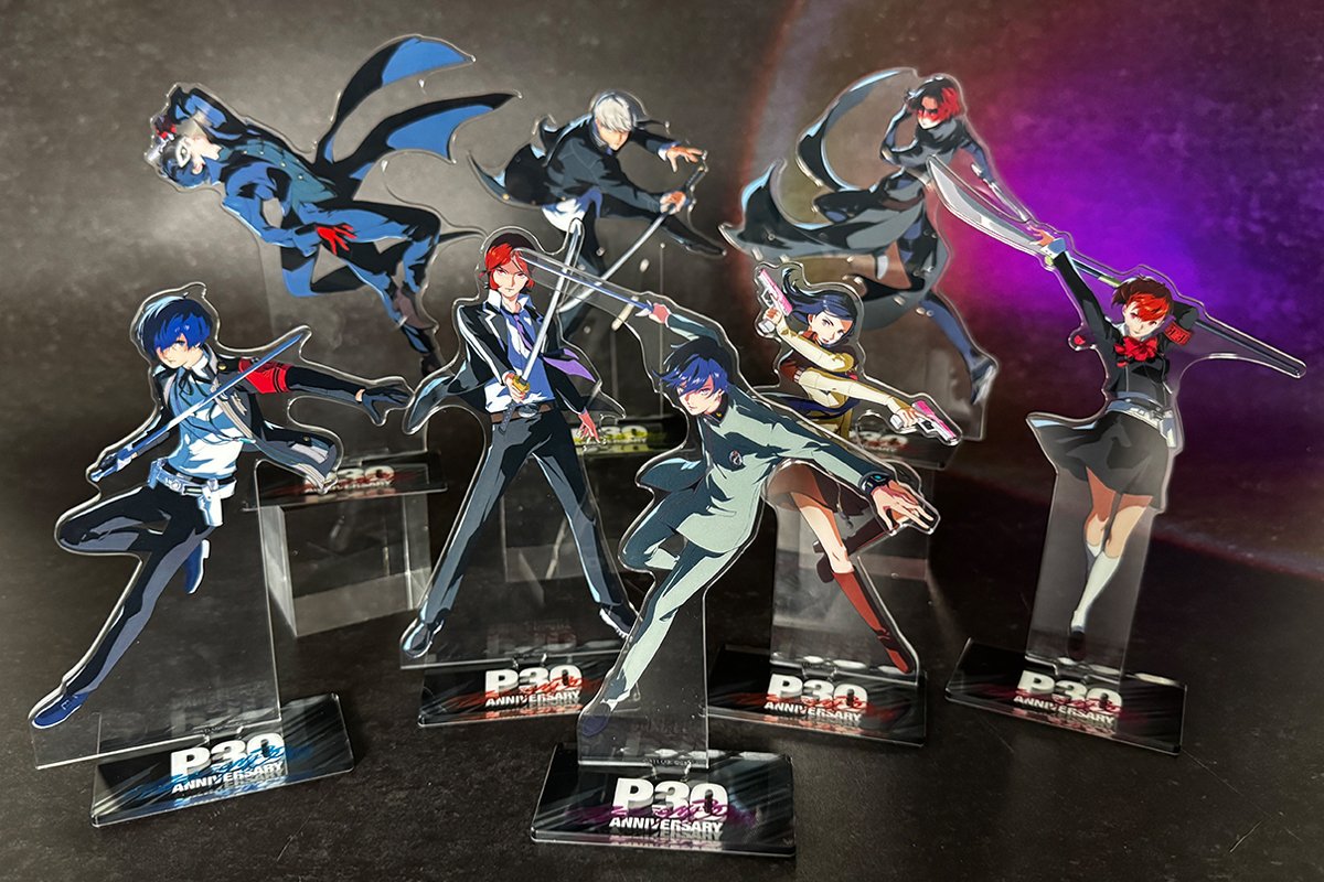 looking at joker here makes me feel like I'm looking at a school class photo and realising MY son is the freak