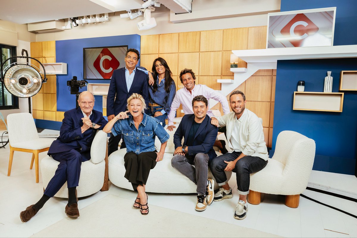 #Audiences | #France5 

🏆Record d’audience de saison en hier pour <a href="/cavousf5/">C à vous</a> 

✨8.1% de PDA 
✨1 340 000 TVSP

👏👏 <a href="/BabethLemoine/">Anne-Elisa LEMOINE</a> et toute l’équipe ! 

➡️ Disponible sur France.tv et en Podcast