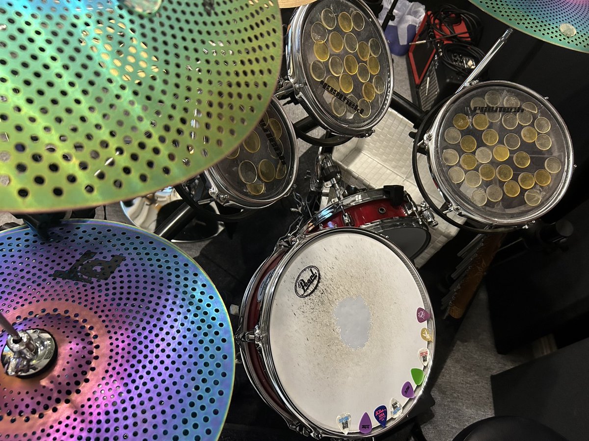 西東京市唯一のドラム教室「feelドラム教室」feelドラム教室(西東京市田無校)は西東京市西武新宿線田無駅より徒歩5分。 f-drum.jp #ドラム教室​​​ #西東京市 ​#田無​​​ #保谷