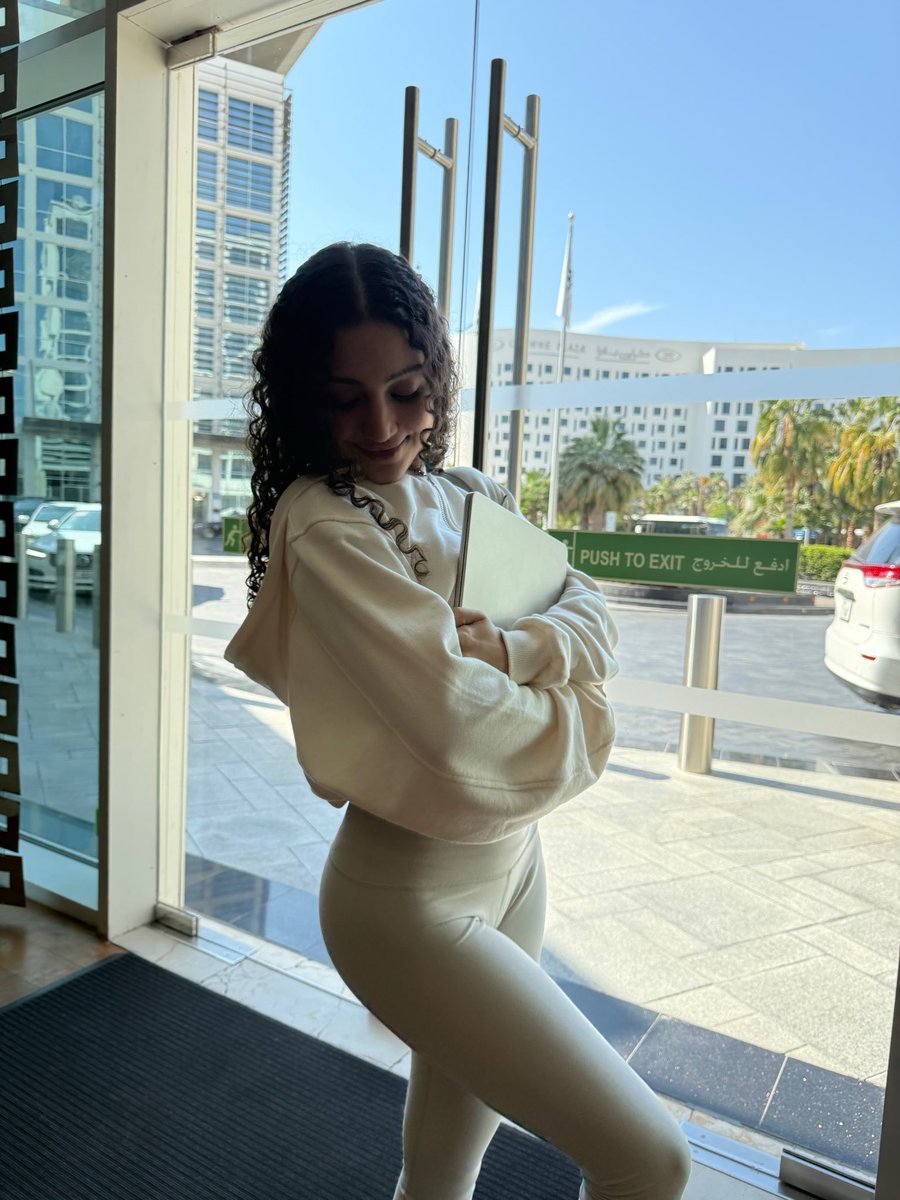 Julia tweet media