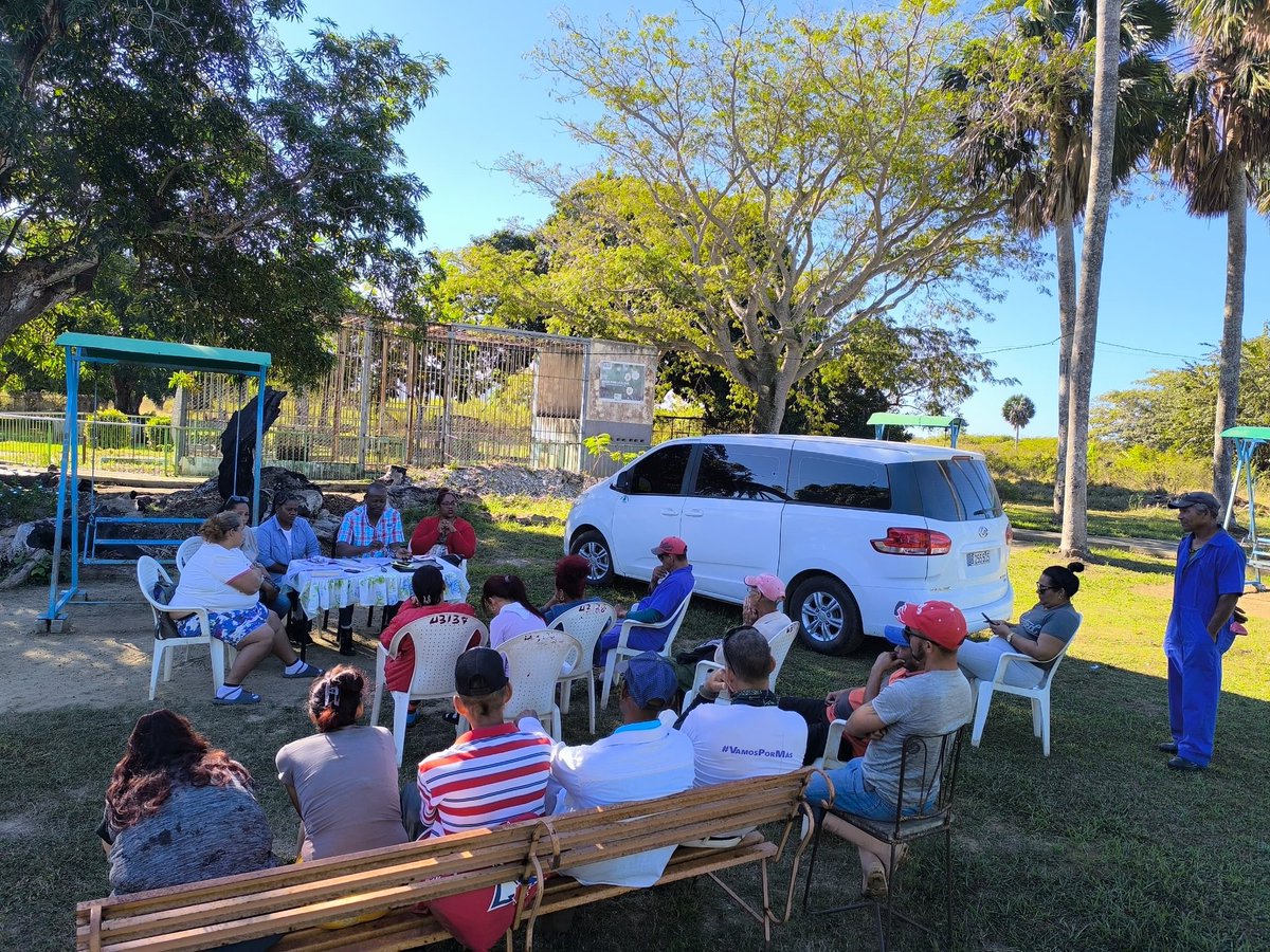 La dirección de la empresa Flora y Fauna realizó evaluacion de los proyectos 2026 ,con los trabajadores de zoológico Municipal.#SiSePuede #SentirPinero #IsladelaJuventud.