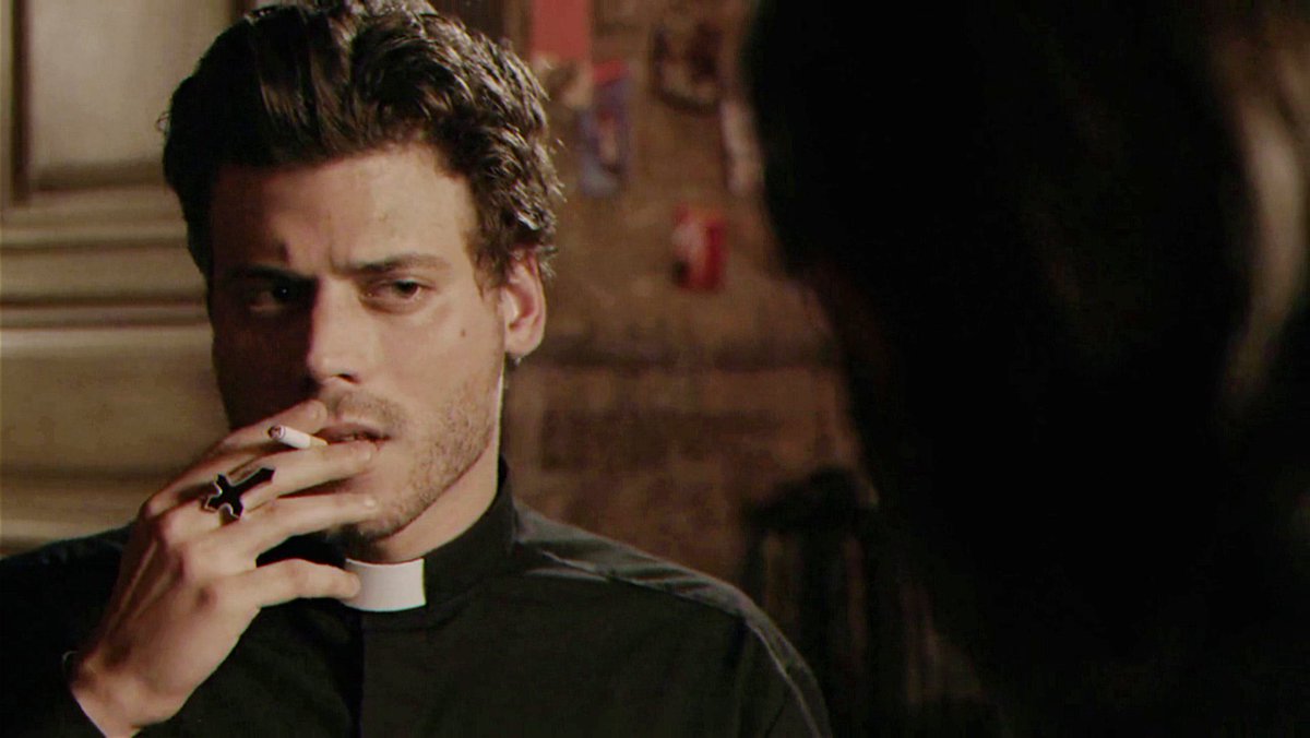 dashasgram's tweet photo. François Arnaud and his fluffy hair through the years https://t.co/IbhiWxA6lf