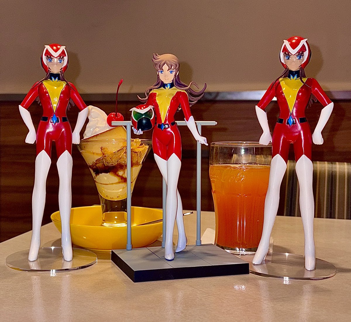 やまこは隊長 今夜はマリアちゃんと💖 🍨🍮🍹🙏😋