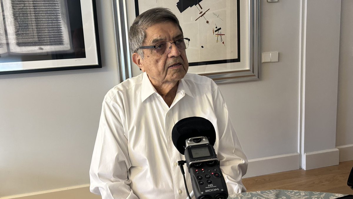 DocumentosRNE's tweet image. En nuestro documental "Ernesto Cardenal, un amor cósmico" participan dos buenos amigos de este sacerdote, escritor, poeta, revolucionario y teólogo: @GiocondaBelliP y @sergioramirezm.

ℹ️ Avance: rtve.es/n/16885829

📻 Escúchalo en la medianoche del domingo al lunes en @rne.