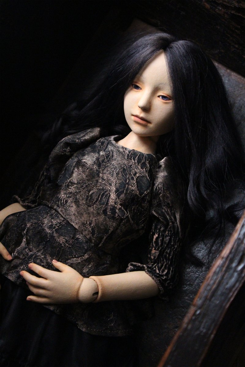 夕雨(ゆうさめ)』 回文も手がける人形作家の江村あるめさんによる 2025