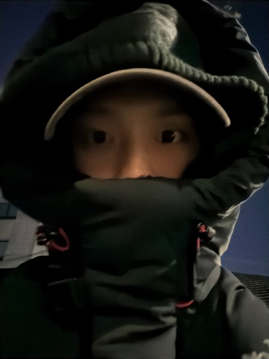 Gaton's tweet image. off work!! hehehehehe. don't forget to eat, Billains :]