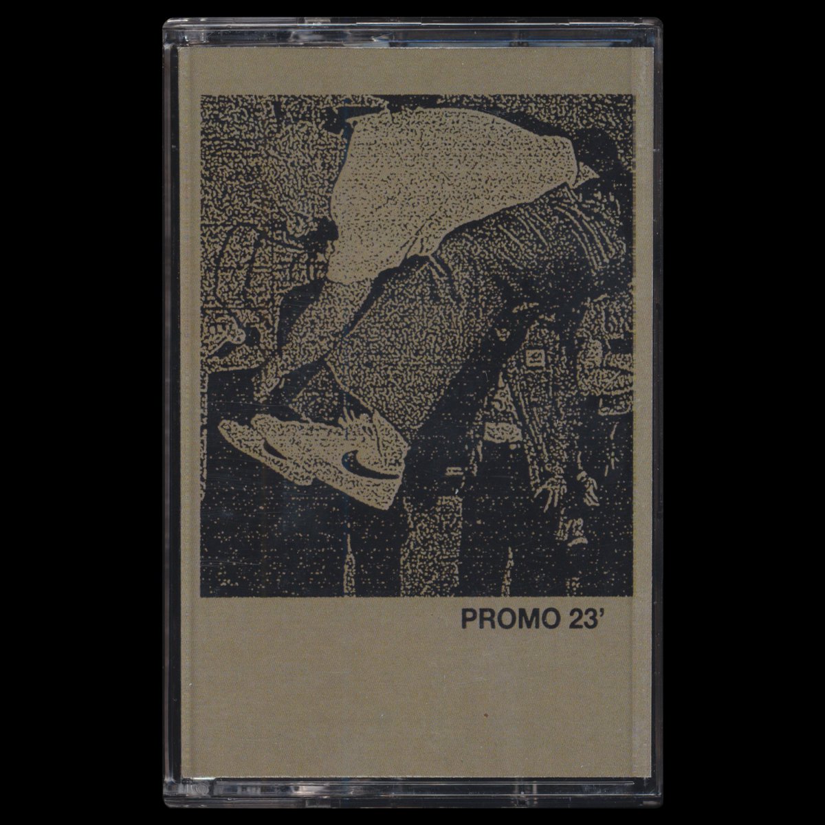 f______mc's tweet image. FOUND SOME EARLY FMC RELEASES AND FANCLUB CASSETTES IN A CRAMPED STORAGE SPACE. THEY’RE NOW AVAILABLE AT 1 AM POGO SHOPEE.CO.ID/1AMPOGO