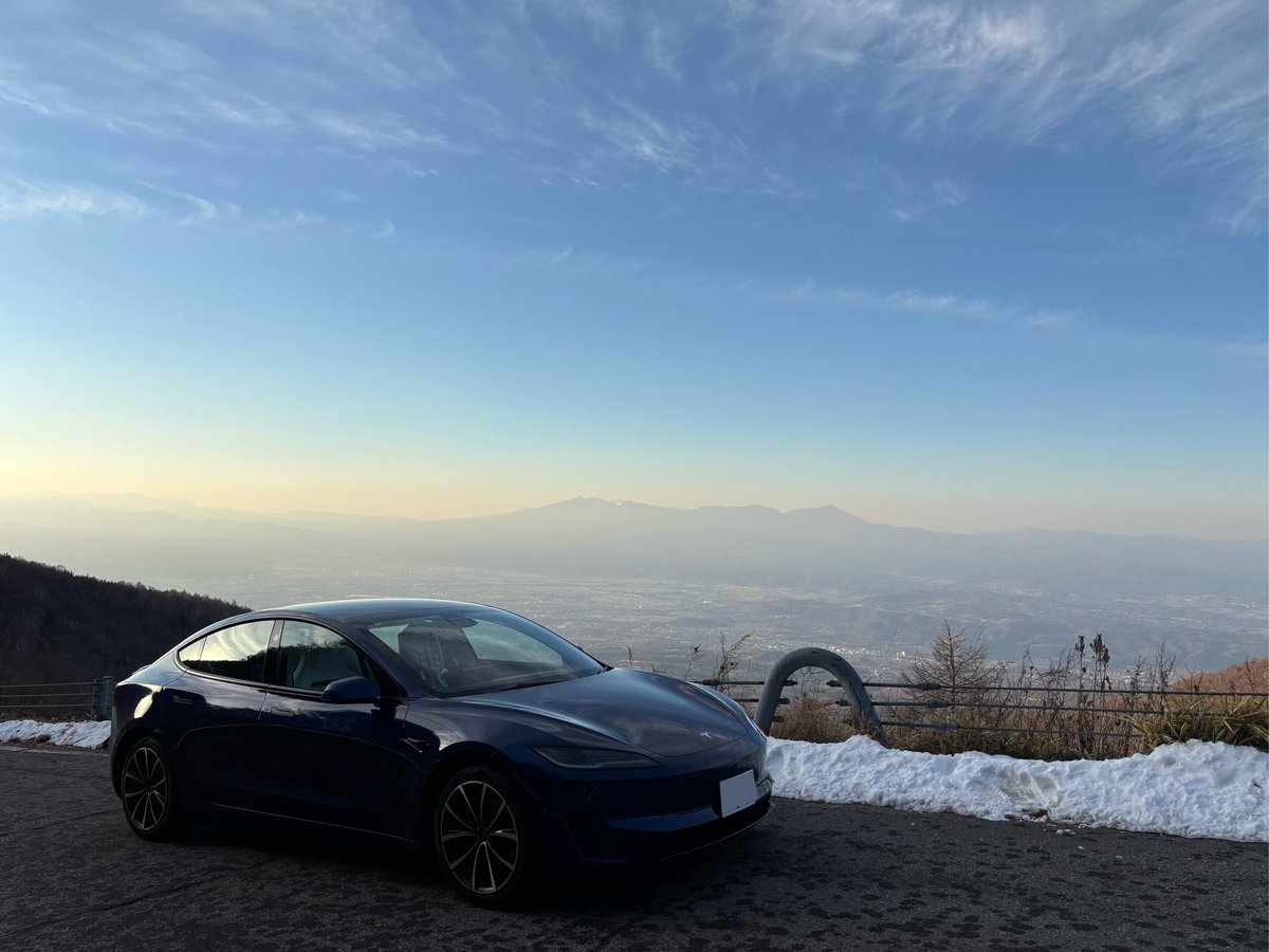 テスラ君納車から1か月ちょいで3,000km超えたので、ちと集計してみた。 充電量 606kw、電気代が家と外充電合わせて ￥28,606、電費  5.4km/kWh 暖房普通に使ってエコ運転は意識せず東京から高速使って長野の雪山に毎週通うという使い方。 ガス代(電気代)は前車から1/3ほど ...