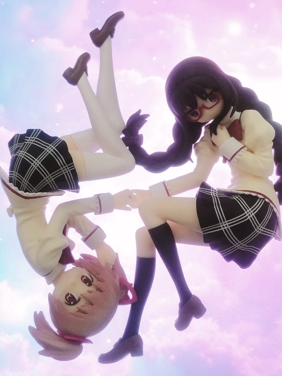 seul_like's tweet image. 맞잡은 손