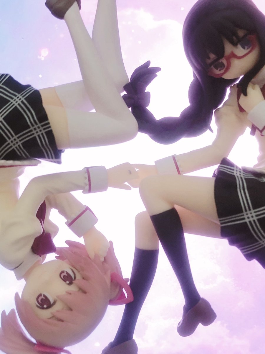 seul_like's tweet image. 맞잡은 손