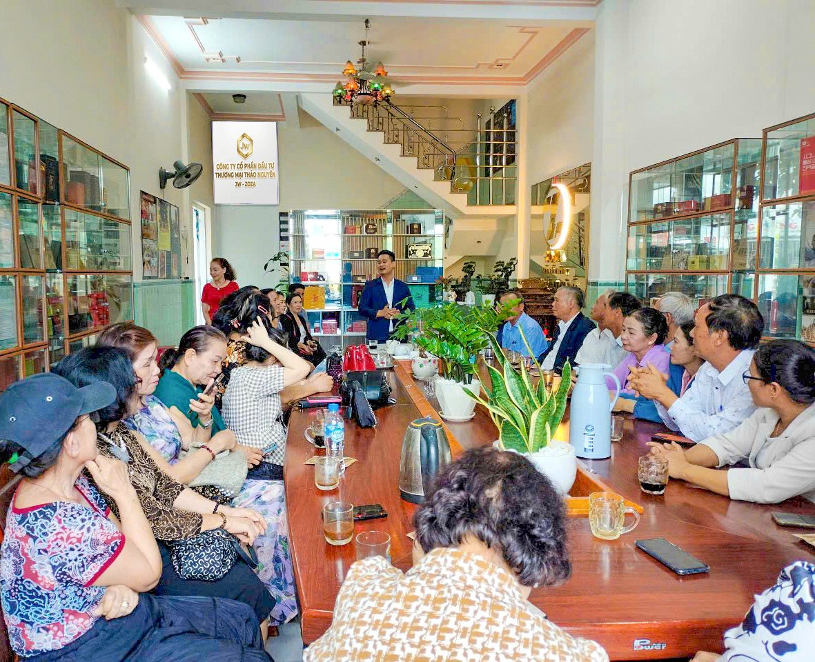 JWZoza Official tweet media