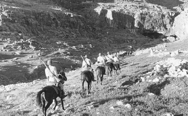 UnboundedVoice's tweet image. من دختر بختیاریم و از دوره‌ی تاریک پهلوی می‌گویم. 

🛑به گذشته‌ی خود بدون نوستالژی و با استناد به واقعیت نگاه کنیم:

در دوره رضاشاه #پهلوی، #لرستان و مناطق #لرنشین از جمله قلمروهای #بختیاری به یکی از کانون‌های اصلی پروژه تمرکز قدرت دولت مرکزی تبدیل شد و عملا با یک چرخه طولانی از…