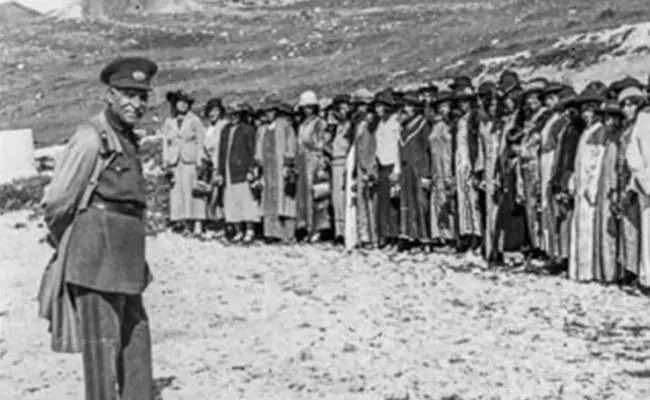 UnboundedVoice's tweet image. من دختر بختیاریم و از دوره‌ی تاریک پهلوی می‌گویم. 

🛑به گذشته‌ی خود بدون نوستالژی و با استناد به واقعیت نگاه کنیم:

در دوره رضاشاه #پهلوی، #لرستان و مناطق #لرنشین از جمله قلمروهای #بختیاری به یکی از کانون‌های اصلی پروژه تمرکز قدرت دولت مرکزی تبدیل شد و عملا با یک چرخه طولانی از…