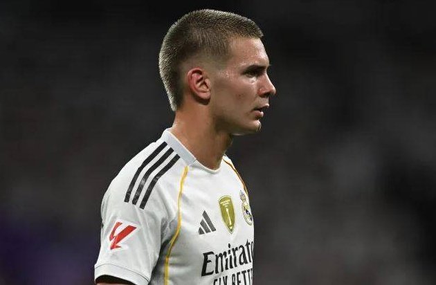 Bardghji                             Mastantuono 

€2,5M                                 €63,2M
2 ⚽️                                      1 ⚽️
4 🅰️                                     0 🅰️
413 min                              769 min

El marketing, amigos.