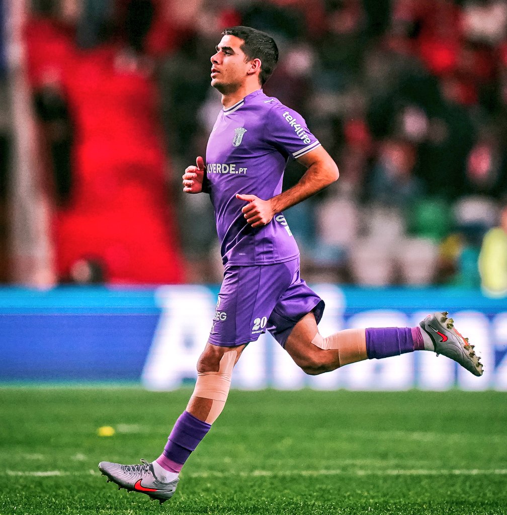 DV7Management's tweet image. 🔜🇵🇹🏆 ¡A LA FINAL! Tras superar al @SLBenfica, Víctor Gómez disputará este sábado la final de la #TacaDaLiga para buscar su segundo titulo con el @SCBragaOficial. ¡VAMOS! 💪🏼

#AllianzCup
#DV7Management #DV7Group