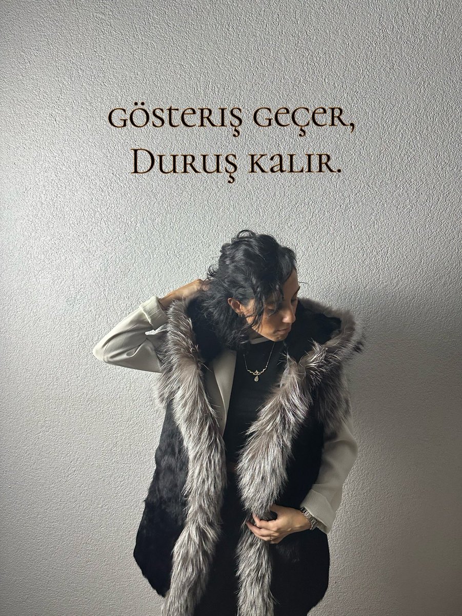 Duruşunuz imzanızdır✨

The way you carry yourself is your signature ✨

yosma.com.tr/product-page/c…