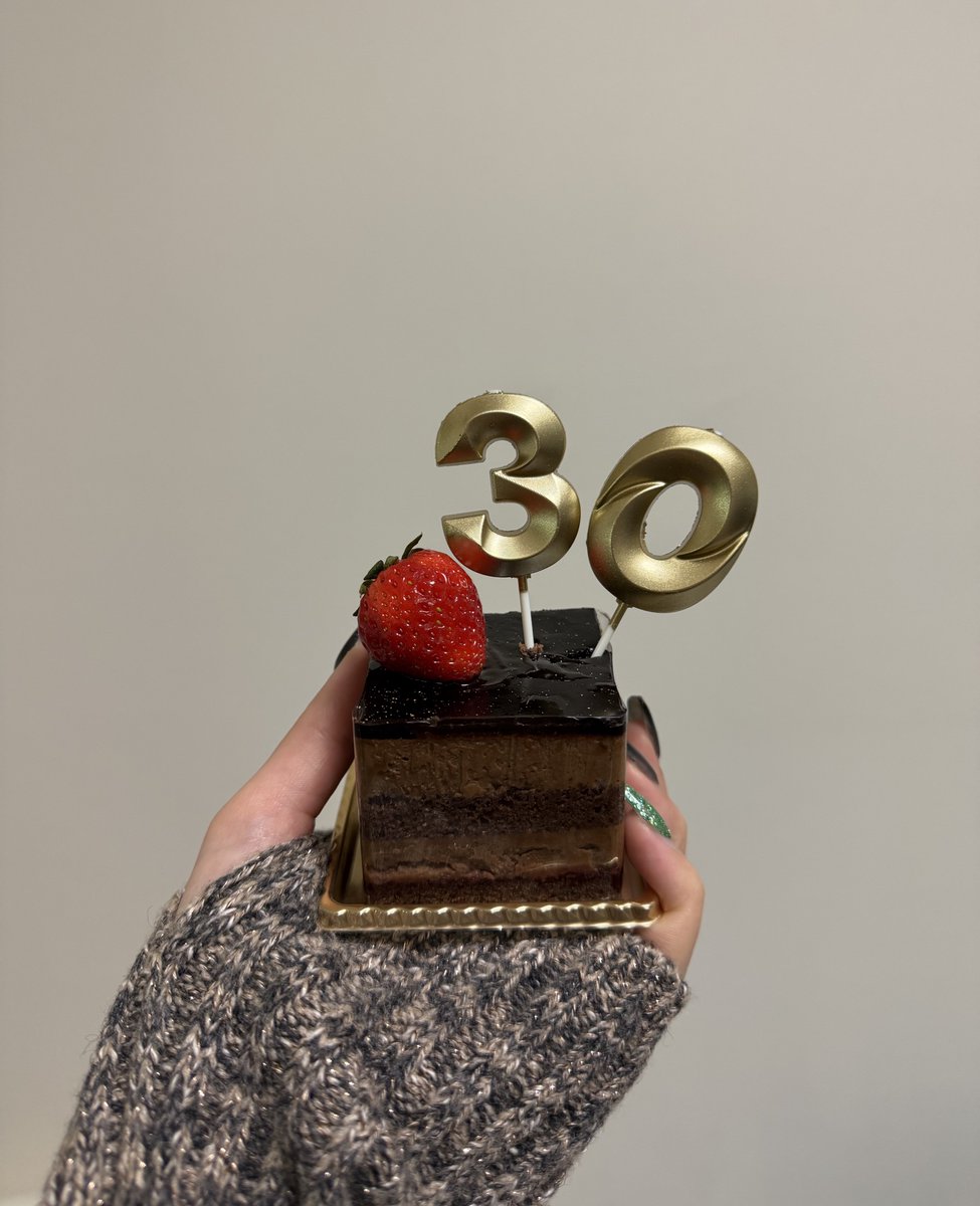 _sr_maa__'s tweet photo. 玲於くん！お誕生日おめでとう！！！
本当に生まれてきてくれてありがとう。
20代の玲於くんには、学生生活あまりにもたくさん支えられました。
30歳の佐野玲於も幸せでありますように☆
30歳の佐野玲於にもたっくさん会えますように☆
 #REO_30thHBD
@sanoreofficial https://t.co/gzZpWz048Q