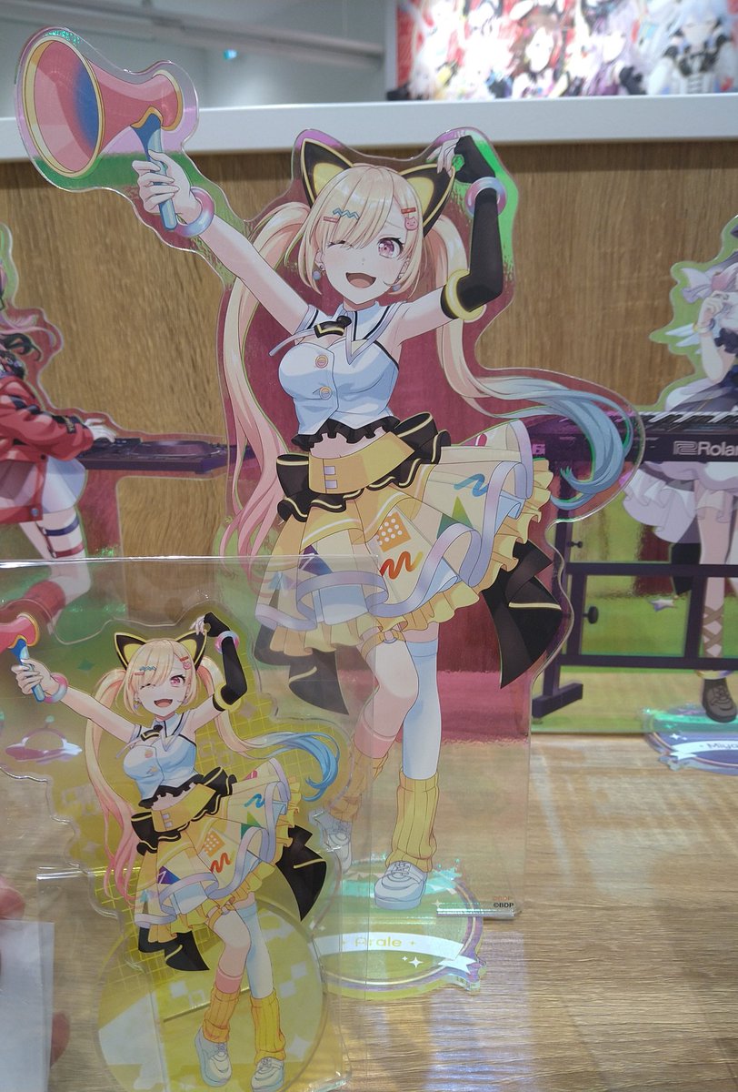 新宿バンドリPOPUPきました BIGアクスタは残り少なめ、在庫は店頭分