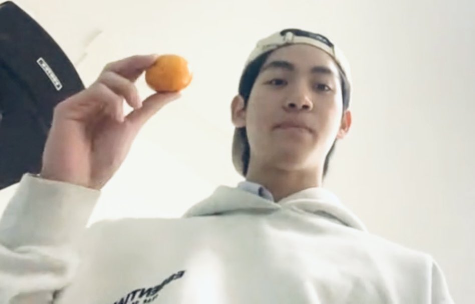 Chop_KBs's tweet image. น่ารักมากกก อยากดูต้นส้มแล้ว ~ 🍊

#Almondbabybigboy 
#WhenOrangesFall
