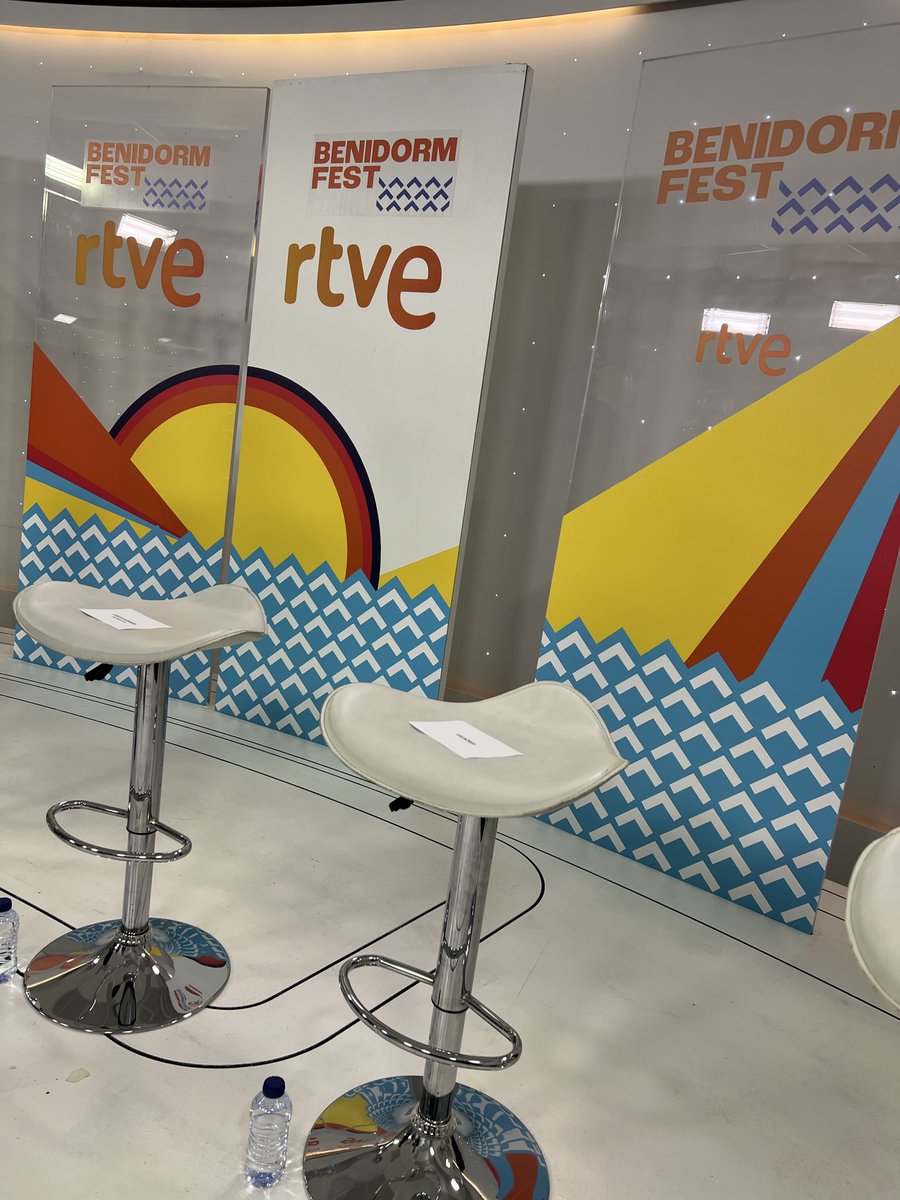 BenidormFestTVE's tweet image. ¡Todo preparado! 💥

⏰A las 12h, las primeras palabras de los presentadores del #BenidormFest2026

➡️rtve.es/play/videos/di…