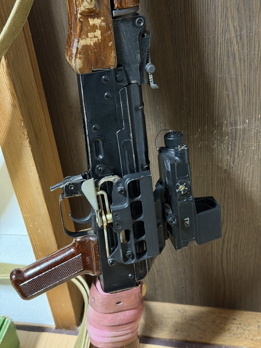 やっぱりAK74に光学似合わんな AK12やAN94はトップにレールあるし実レ