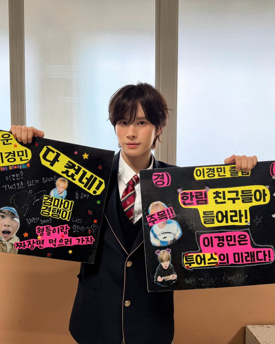 WITHUS247's tweet photo. 📮 IG tws_pledis 260108 💌
#อันยองคุณซาอี ช่วงอินสตาไทม์จากคุณหนูทูอัส (1/2)
💙 : ตัวเอกของวันนี้ 👩🎓
#KYUNGraduationDay
#투어스 #TWS #247WithUs https://t.co/9ZjGsh5tWe