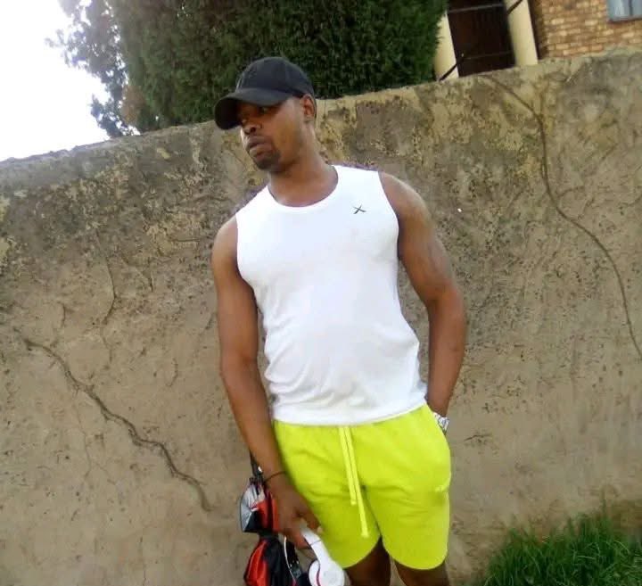 This is Mpilo Phalani Makhanya. He passed away in Middelburg where he was staying with his girlfriend. The girlfriend doesn't know his family or where he comes from. We are asking for help to locate his family. His body is at the Middelburg government mortuary.