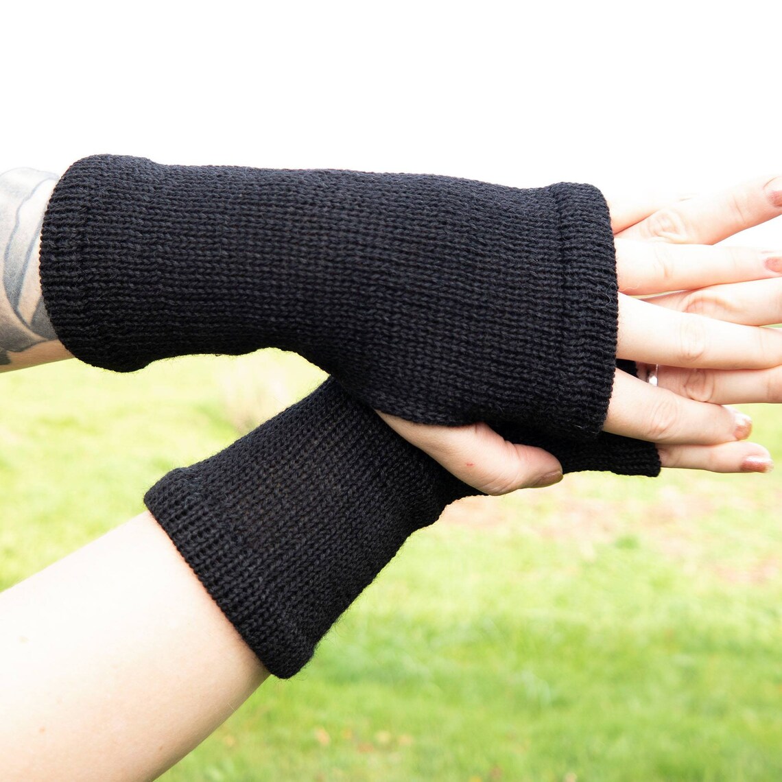 SuperSoftKnits's tweet image. Stay cozy in style  Handmade fingerless mittens knitted from soft merino wool — perfect for layering and gifting. #Black #Mittens #Fingerless #Gloves #KnitGloves #ArmWarmers #Merino #Wool #WristWarmers #Boho #Handmade #GiftForHer #GiftForHim 

etsy.me/47ehMGf
