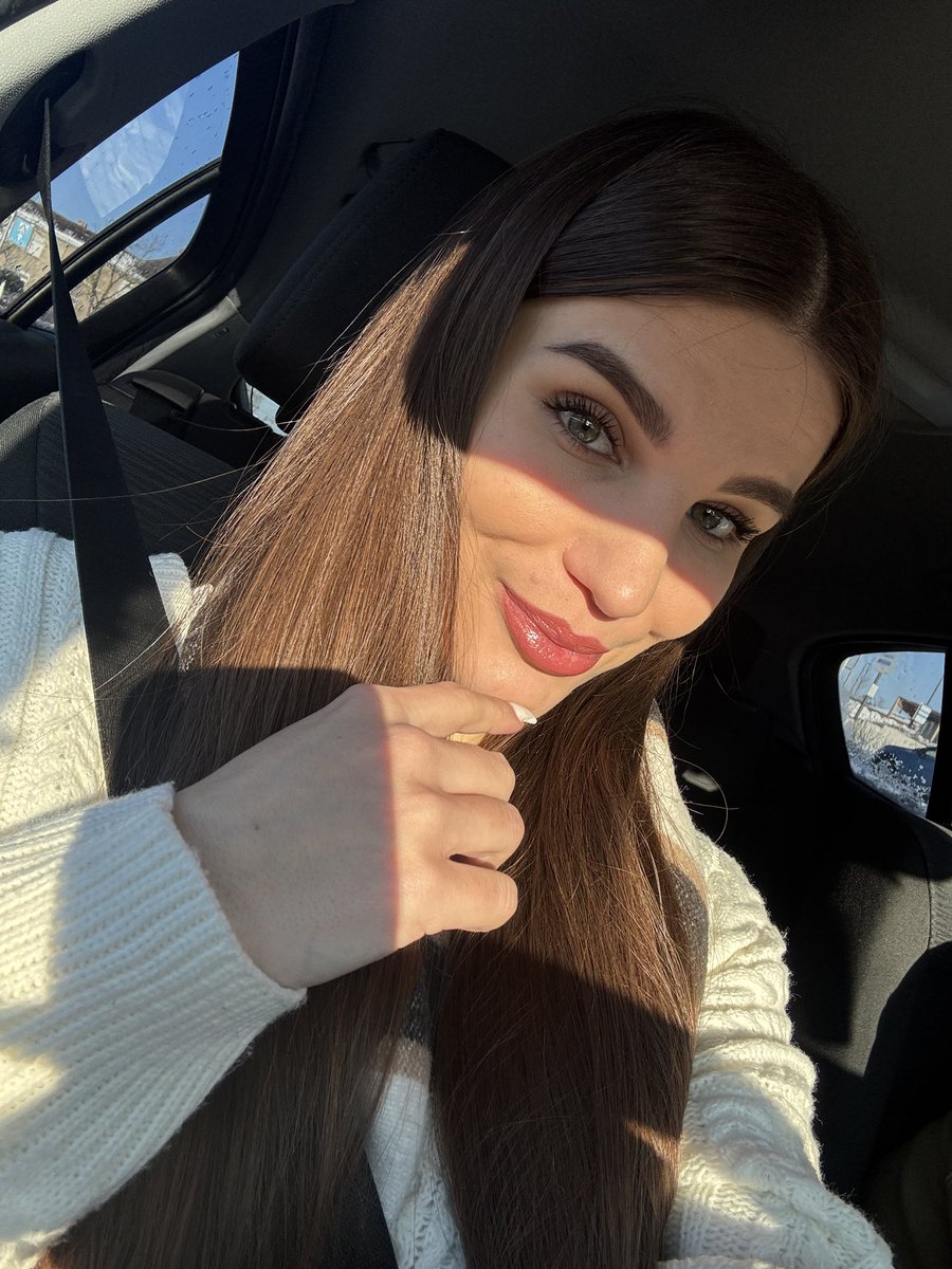 Mina Hellmeier tweet media