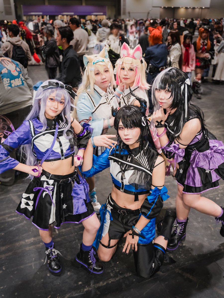 TendoTheo's tweet photo. ⚠️Cosplay Content⚠️

Here comes the gang.

We’re sending all the love from our crowd to Advent.

Bijou @Chu_yoyo_chu 
Shiori  @airi_n_rin24 
Mococo @htmiii0904 
Fuwawa  @yuria_toooil404 
Nerissa @TendoTheo 

#LMAOI 
#FWMCpix 
#RavenCrafts 
#ShiorinSketch https://t.co/dI2trKy8Fm