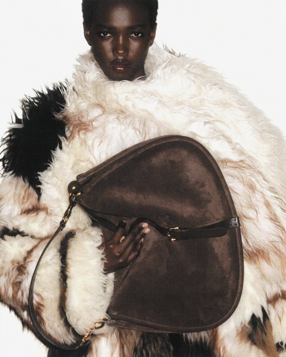 bethmodels_'s tweet image. FAMA✨

HARPER’S BAZAAR FRANCE MON BEAU SAPIN

@BazaarFrance