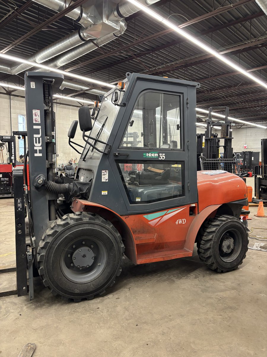 HaltonLift's tweet photo. Rough Terrain 4WD
#HLT #haltonlifttruck #heli #roughterrain #roughterrainforklift https://t.co/AEMUFkejlN