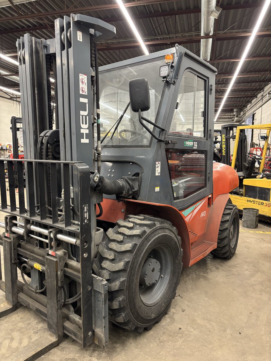 HaltonLift's tweet photo. Rough Terrain 4WD
#HLT #haltonlifttruck #heli #roughterrain #roughterrainforklift https://t.co/AEMUFkejlN