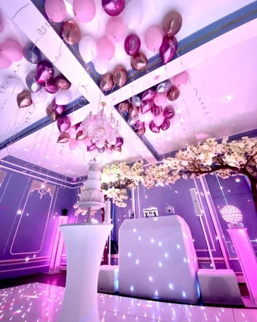 You’ll fall in love the moment you step inside the blue ceremony room✨
Come and view the venue this Sunday at the Hutton Hall Wedding Open Day 🤍

📅 Sunday 11th January
⏰ 11am – 3pm
📍 Hutton Hall 

#weddingviewing #weddingopenday #viewourvenue #huttonhall #huttonhallwedding